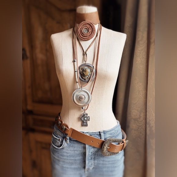 Capricorn  Necklace and Earrings Set - Picture 10 of 11